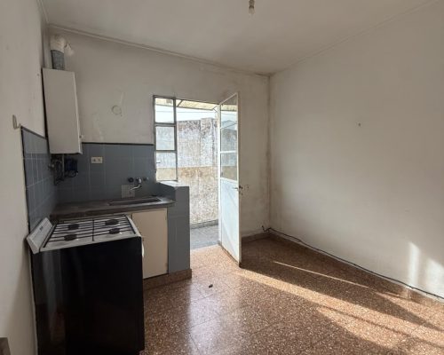 Dpto a refaccionar (24 entre 64 y 66) (2)